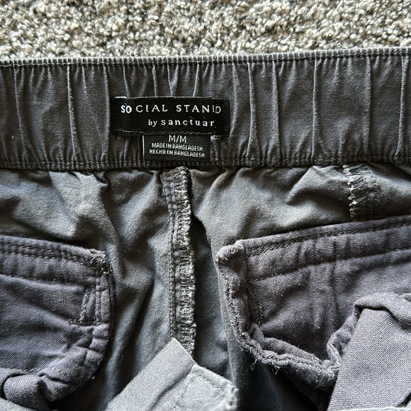 Social Standard by Sanctuary Women's Gray Cargo Capri Pants Size M - Picture 7 of 7